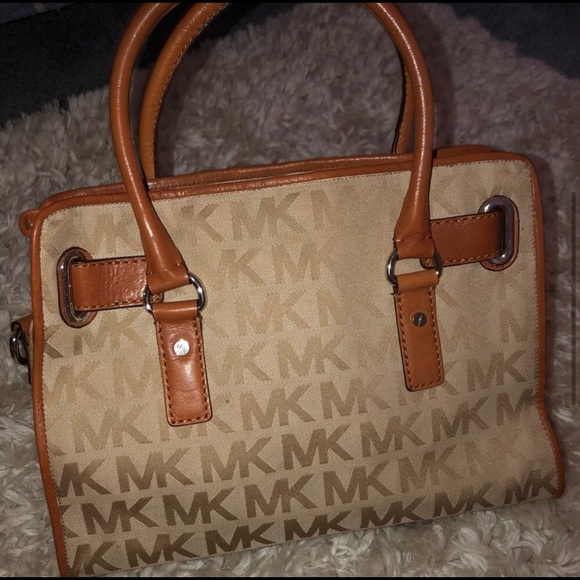 MICHEAL KORS PURSE - Picture 4 of 6